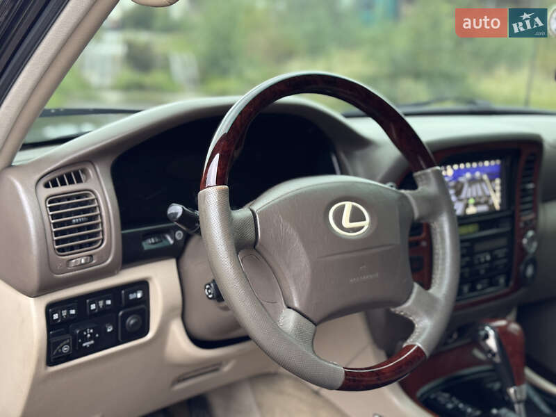 Внедорожник / Кроссовер Lexus LX 2002 в Надворной