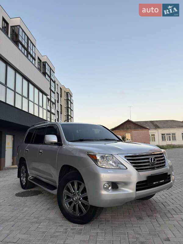 Позашляховик / Кросовер Lexus LX 2008 в Прилуках