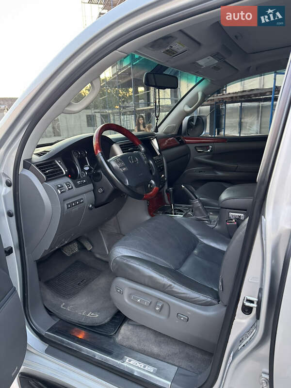 Позашляховик / Кросовер Lexus LX 2008 в Прилуках