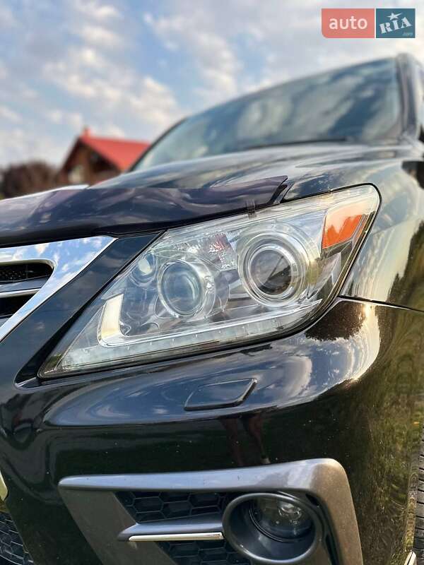 Внедорожник / Кроссовер Lexus LX 2013 в Днепре