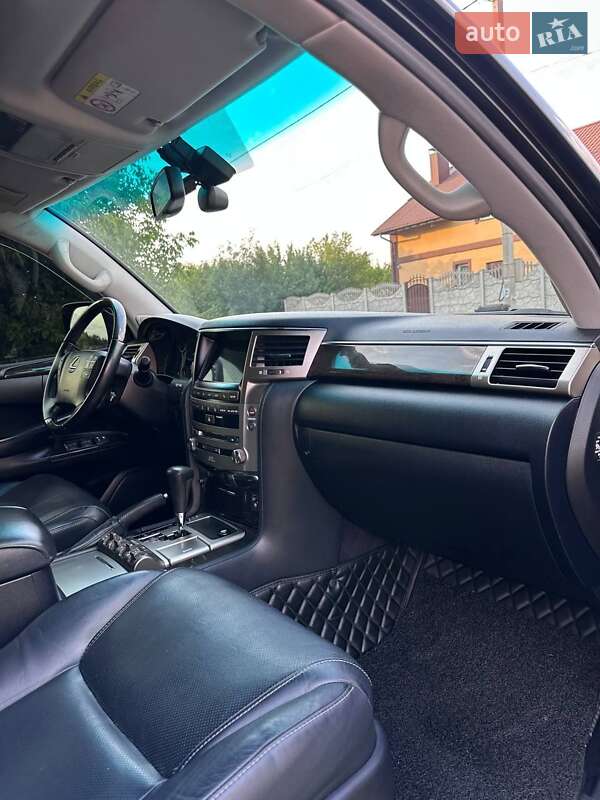 Внедорожник / Кроссовер Lexus LX 2013 в Днепре
