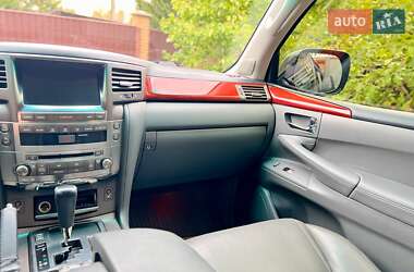 Позашляховик / Кросовер Lexus LX 2008 в 