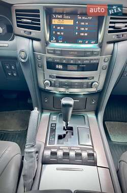 Позашляховик / Кросовер Lexus LX 2008 в 