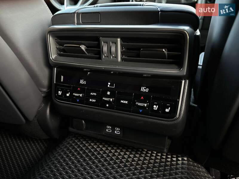 Внедорожник / Кроссовер Lexus LX 2022 в Киеве