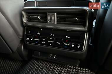 Позашляховик / Кросовер Lexus LX 2022 в 