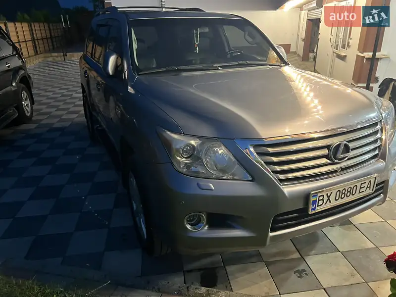 Lexus LX