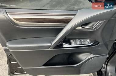 Позашляховик / Кросовер Lexus LX 2018 в 