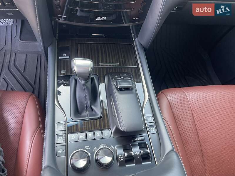 Внедорожник / Кроссовер Lexus LX 2021 в Черновцах