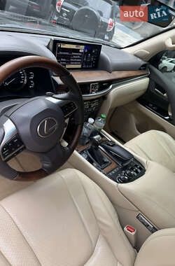 Внедорожник / Кроссовер Lexus LX 2021 в 