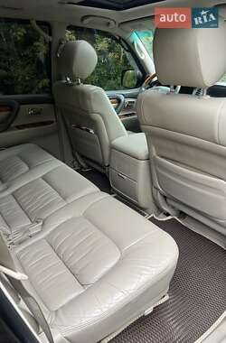 Позашляховик / Кросовер Lexus LX 2004 в 