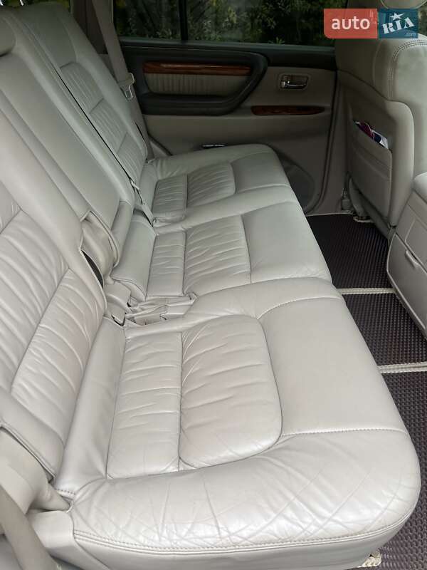 Внедорожник / Кроссовер Lexus LX 2004 в Броварах