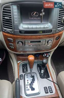 Позашляховик / Кросовер Lexus LX 2004 в 