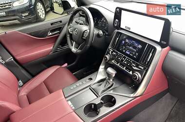 Внедорожник / Кроссовер Lexus LX 2023 в 