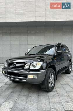 Внедорожник / Кроссовер Lexus LX 2004 в 