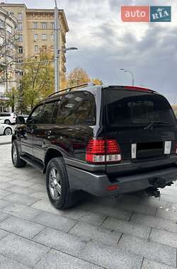 Внедорожник / Кроссовер Lexus LX 2004 в 