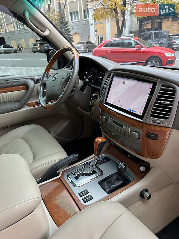 Внедорожник / Кроссовер Lexus LX 2004 в Киеве