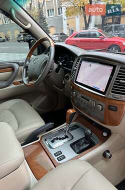 Внедорожник / Кроссовер Lexus LX 2004 в 