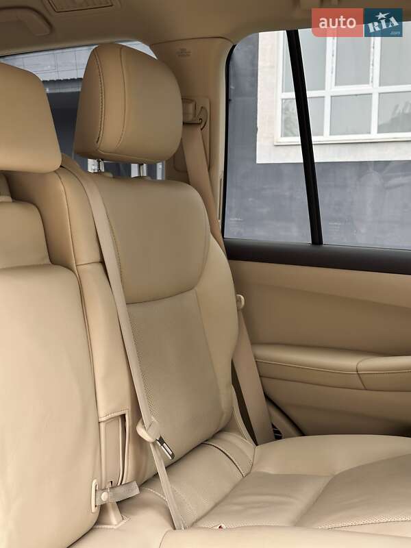 Позашляховик / Кросовер Lexus LX 2015 в Чернігові