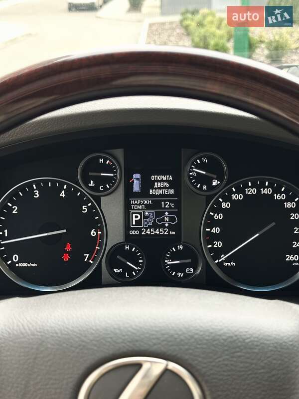 Позашляховик / Кросовер Lexus LX 2015 в Чернігові
