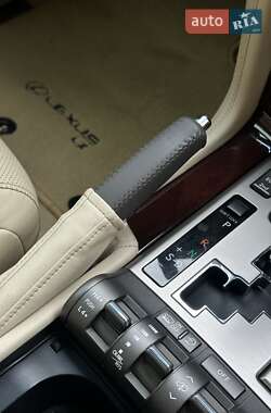 Позашляховик / Кросовер Lexus LX 2015 в 