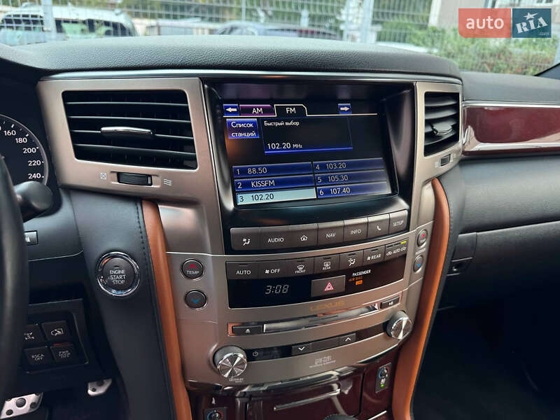 Позашляховик / Кросовер Lexus LX 2014 в Одесі