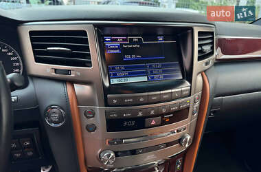 Позашляховик / Кросовер Lexus LX 2014 в 