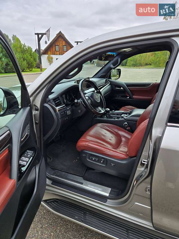 Позашляховик / Кросовер Lexus LX 2018 в Новомосковську