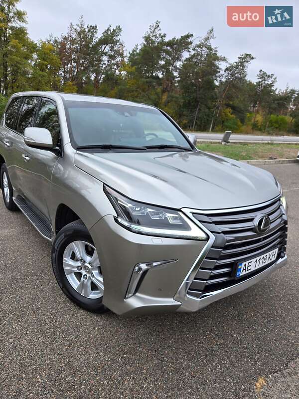 Позашляховик / Кросовер Lexus LX 2018 в Новомосковську
