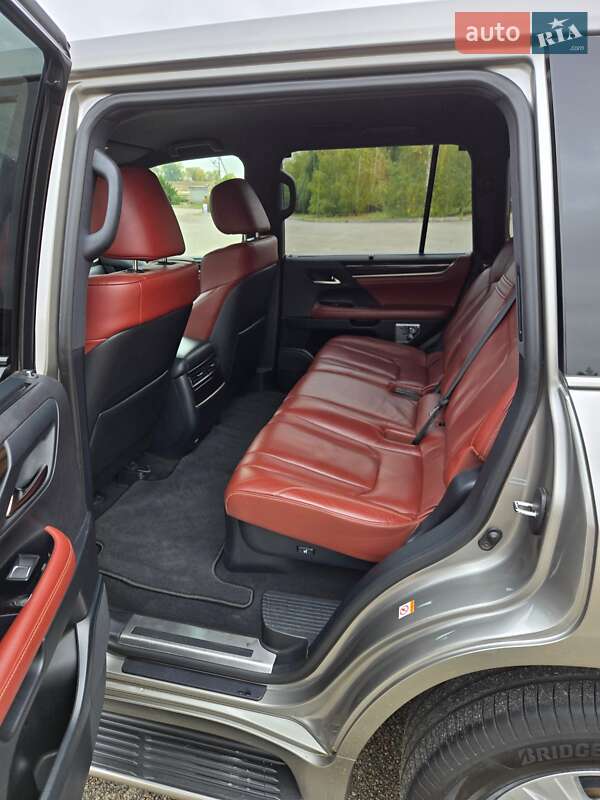 Позашляховик / Кросовер Lexus LX 2018 в Новомосковську