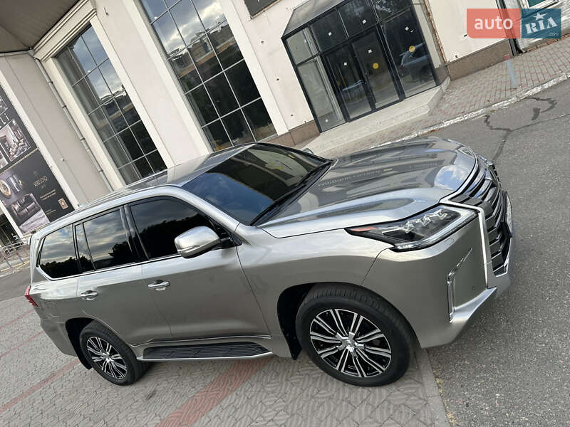 Позашляховик / Кросовер Lexus LX 2016 в Дніпрі фото 4 Позашляховик / Кросовер Lexus LX 2016 в Дніпрі