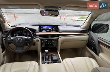 Позашляховик / Кросовер Lexus LX 2021 в 