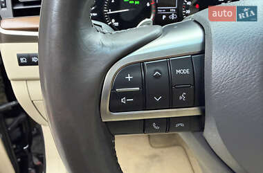 Позашляховик / Кросовер Lexus LX 2021 в 