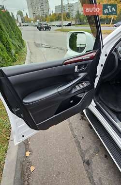 Позашляховик / Кросовер Lexus LX 2011 в 
