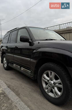 Внедорожник / Кроссовер Lexus LX 2004 в 