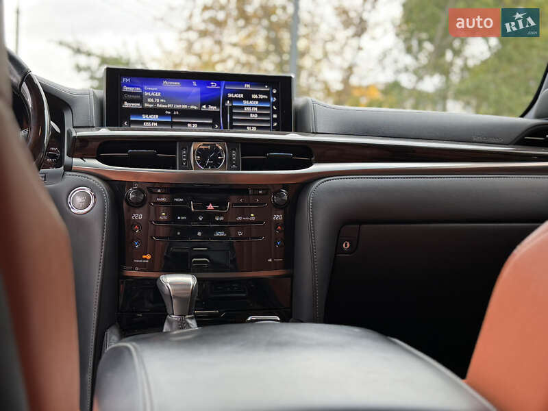 Позашляховик / Кросовер Lexus LX 2016 в Кропивницькому
