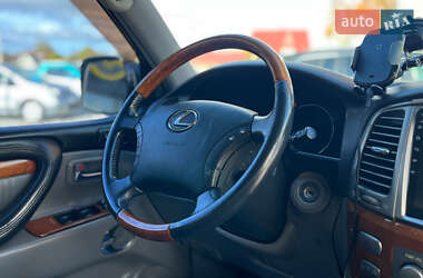 Внедорожник / Кроссовер Lexus LX 2006 в 