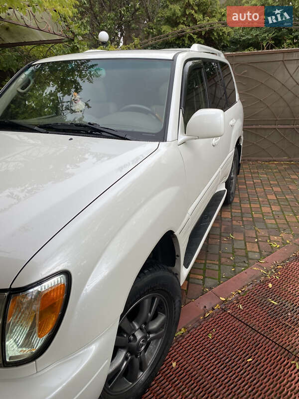 Внедорожник / Кроссовер Lexus LX 2004 в Одессе
