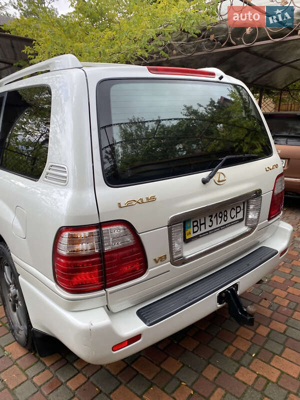 Внедорожник / Кроссовер Lexus LX 2004 в Одессе