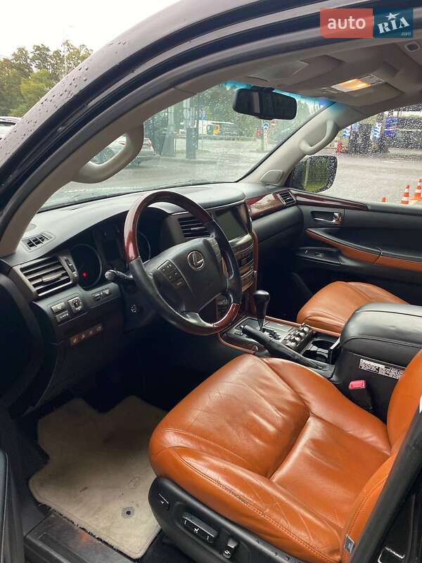 Внедорожник / Кроссовер Lexus LX 2010 в Киеве
