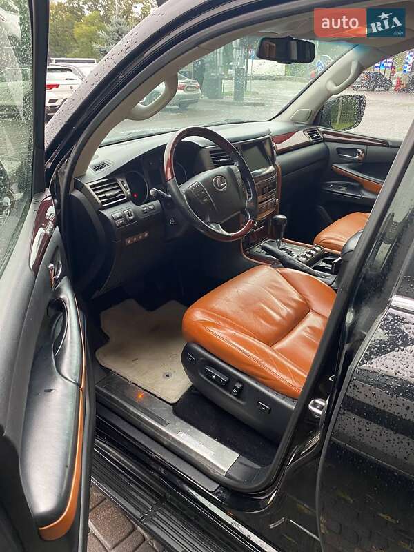 Внедорожник / Кроссовер Lexus LX 2010 в Киеве