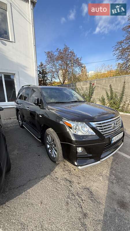 Внедорожник / Кроссовер Lexus LX 2011 в Киеве
