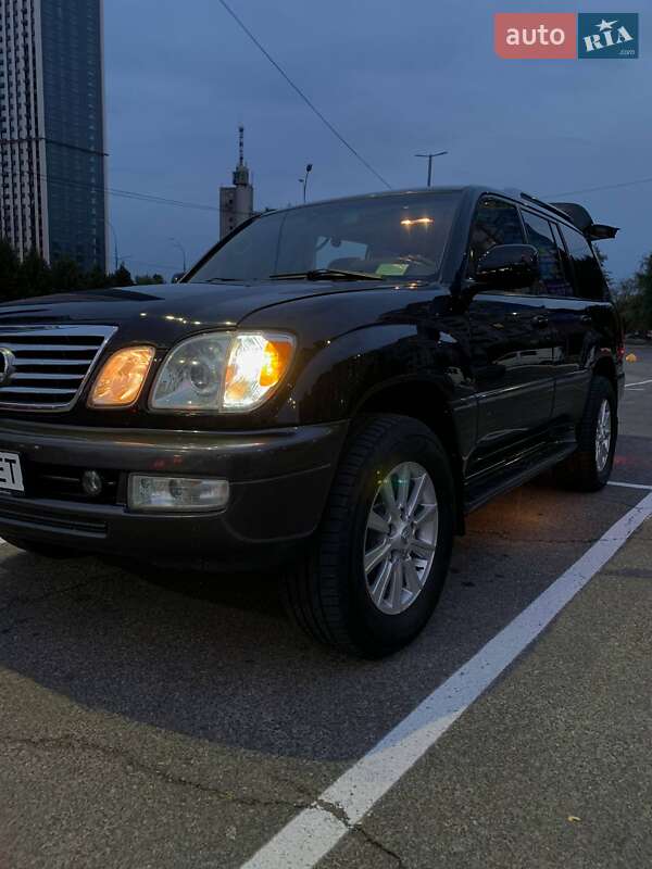 Позашляховик / Кросовер Lexus LX 2005 в Києві