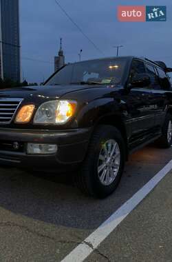 Позашляховик / Кросовер Lexus LX 2005 в 