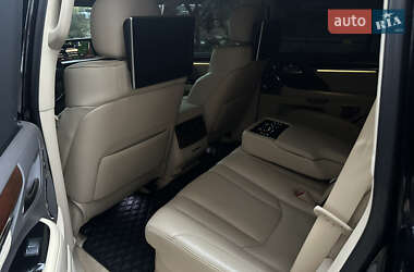 Позашляховик / Кросовер Lexus LX 2018 в 