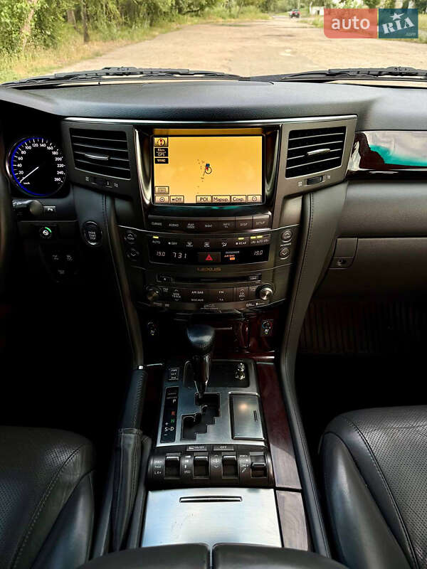 Позашляховик / Кросовер Lexus LX 2010 в Дніпрі