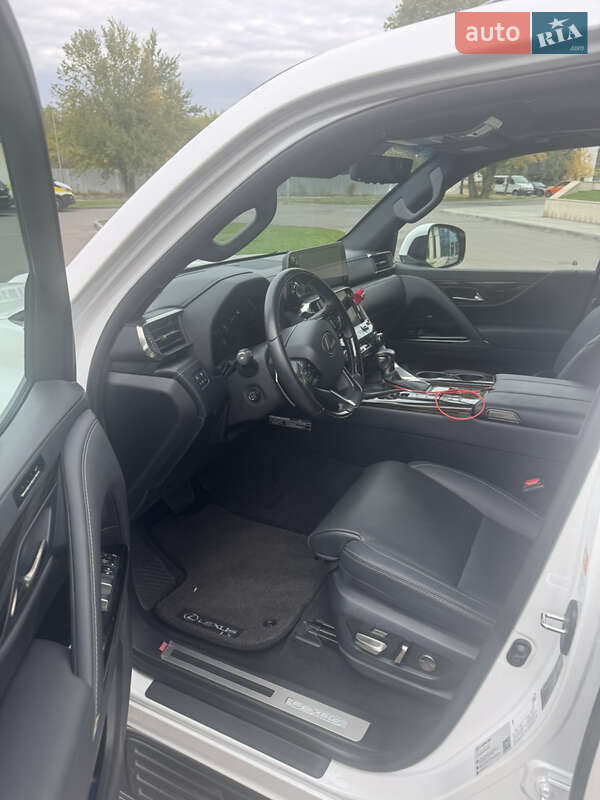 Внедорожник / Кроссовер Lexus LX 2022 в Днепре фото 13 Внедорожник / Кроссовер Lexus LX 2022 в Днепре