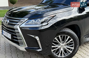 Позашляховик / Кросовер Lexus LX 2016 в  фото 15 Позашляховик / Кросовер Lexus LX 2016 в