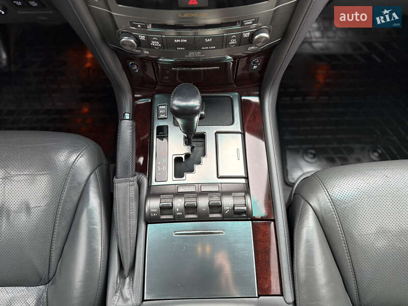 Внедорожник / Кроссовер Lexus LX 2010 в Одессе