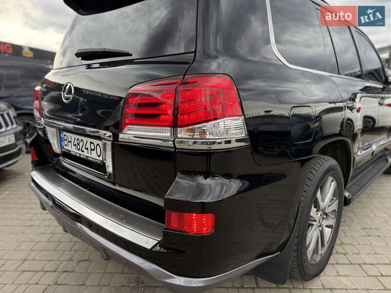 Внедорожник / Кроссовер Lexus LX 2010 в Одессе