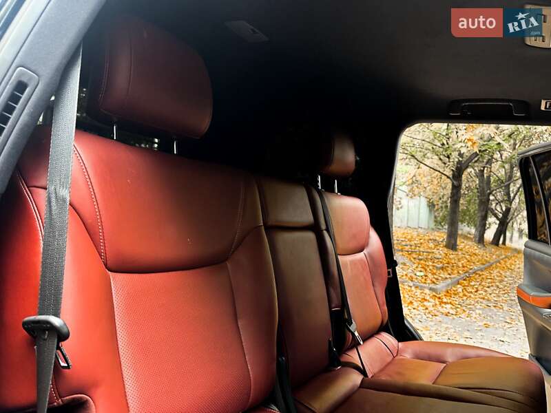 Позашляховик / Кросовер Lexus LX 2015 в Дніпрі